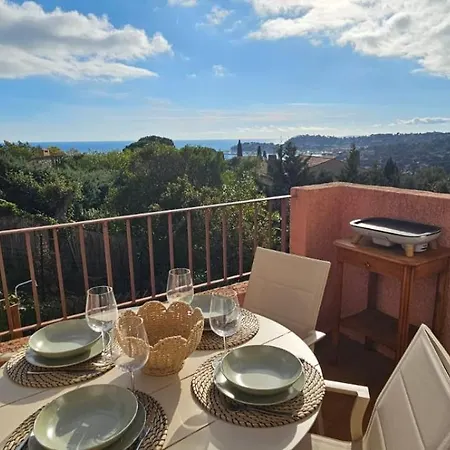 Διαμέρισμα Vue Mer, Climatise Avec Balcon *